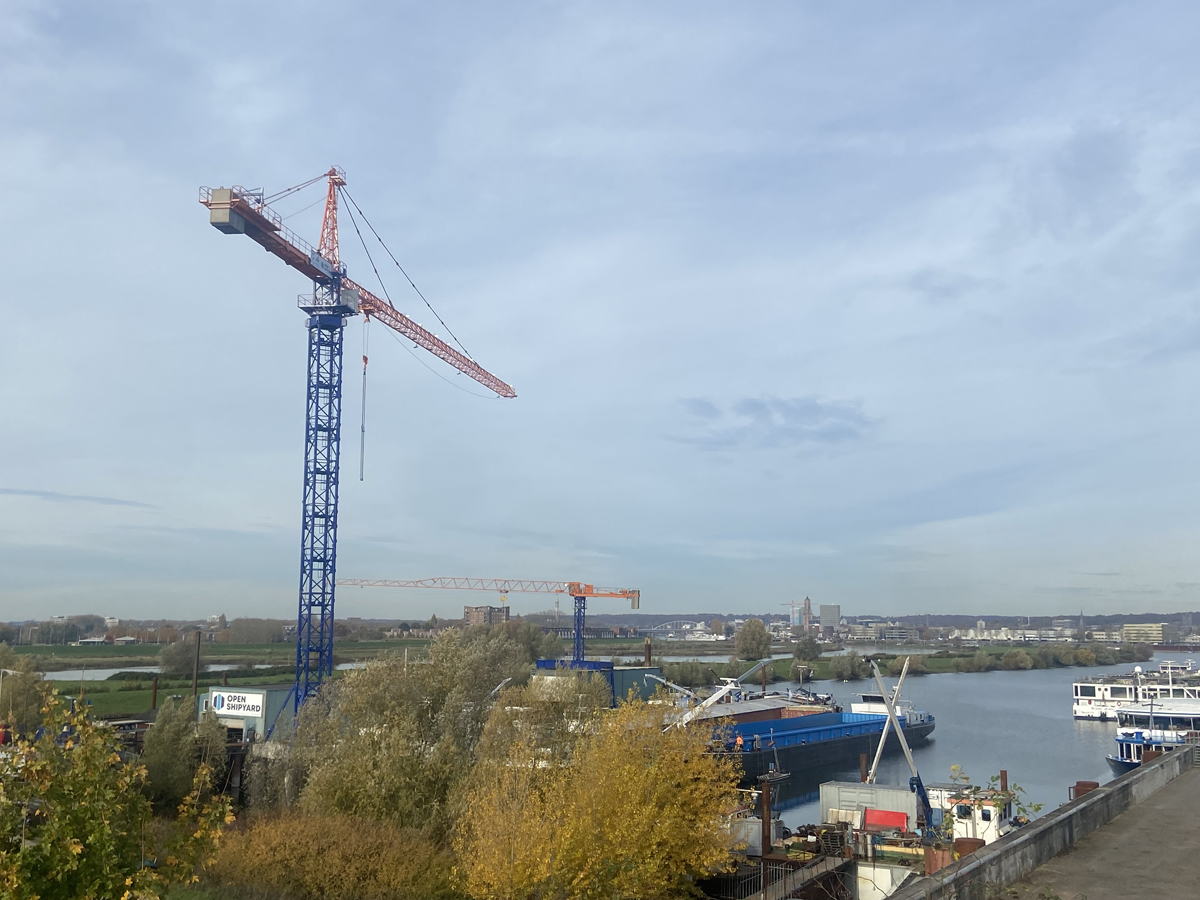 Nieuwe torenkraan in Nieuwe Haven
